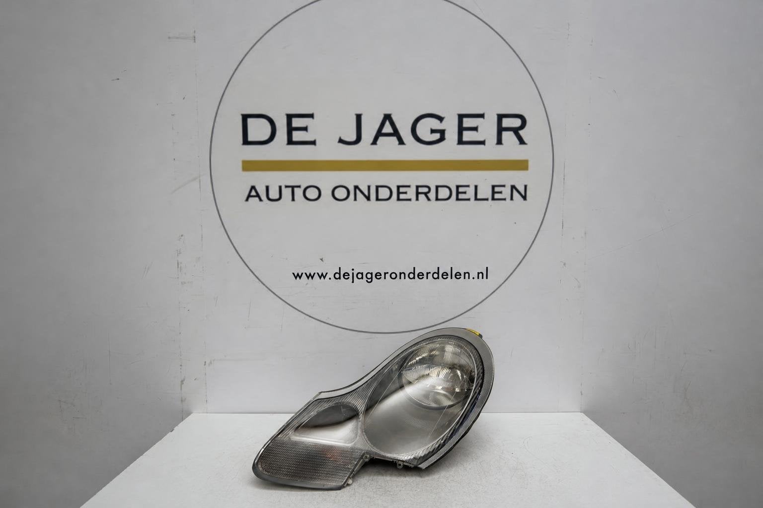 Porsche Boxster 986 koplamp links 98663103117, Auto-onderdelen, Gebruikt, Porscheplatz 1
70435  Stuttgart, DE, Porsche, Info@porsche.de