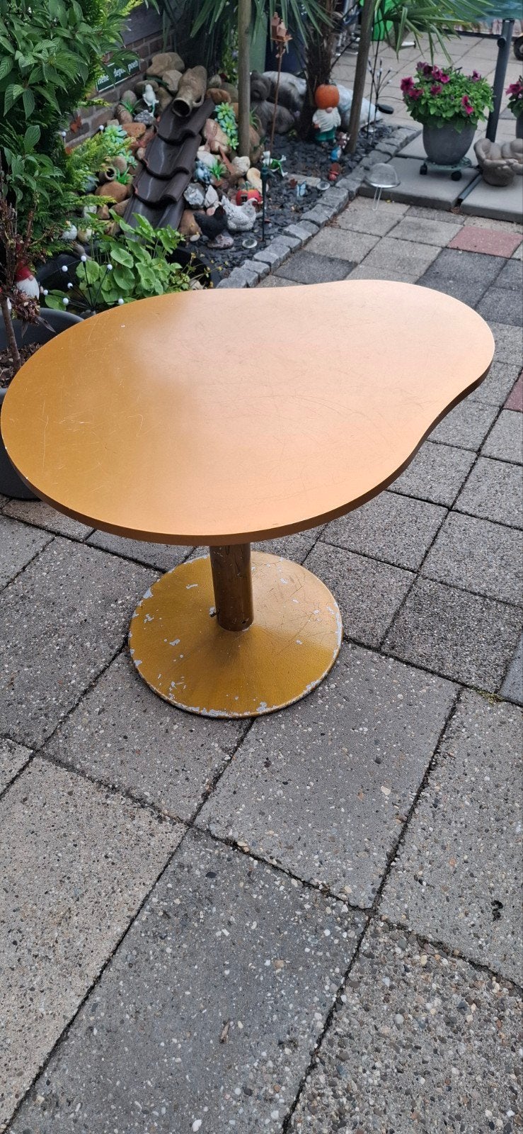 Vintage design statafel met nierblad. 72 t/m 114 cm, Ophalen, Gebruikt, Metaal of Aluminium, Rond