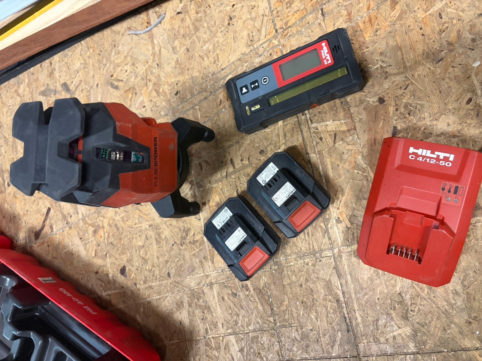 hilti PM40 laser, Doe-het-zelf en Verbouw, Meetapparatuur, Ophalen, Zo goed als nieuw, Afstand