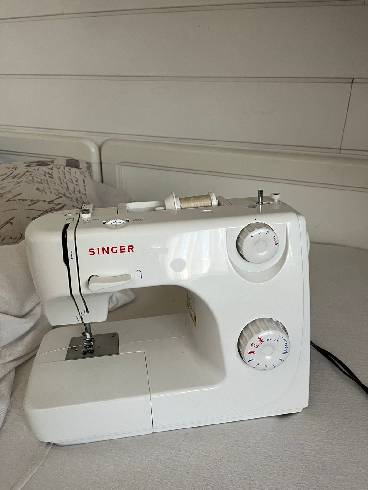 Handige kleinere naaimachine, Singer, Ophalen, Zo goed als nieuw, Naaimachine, Singer