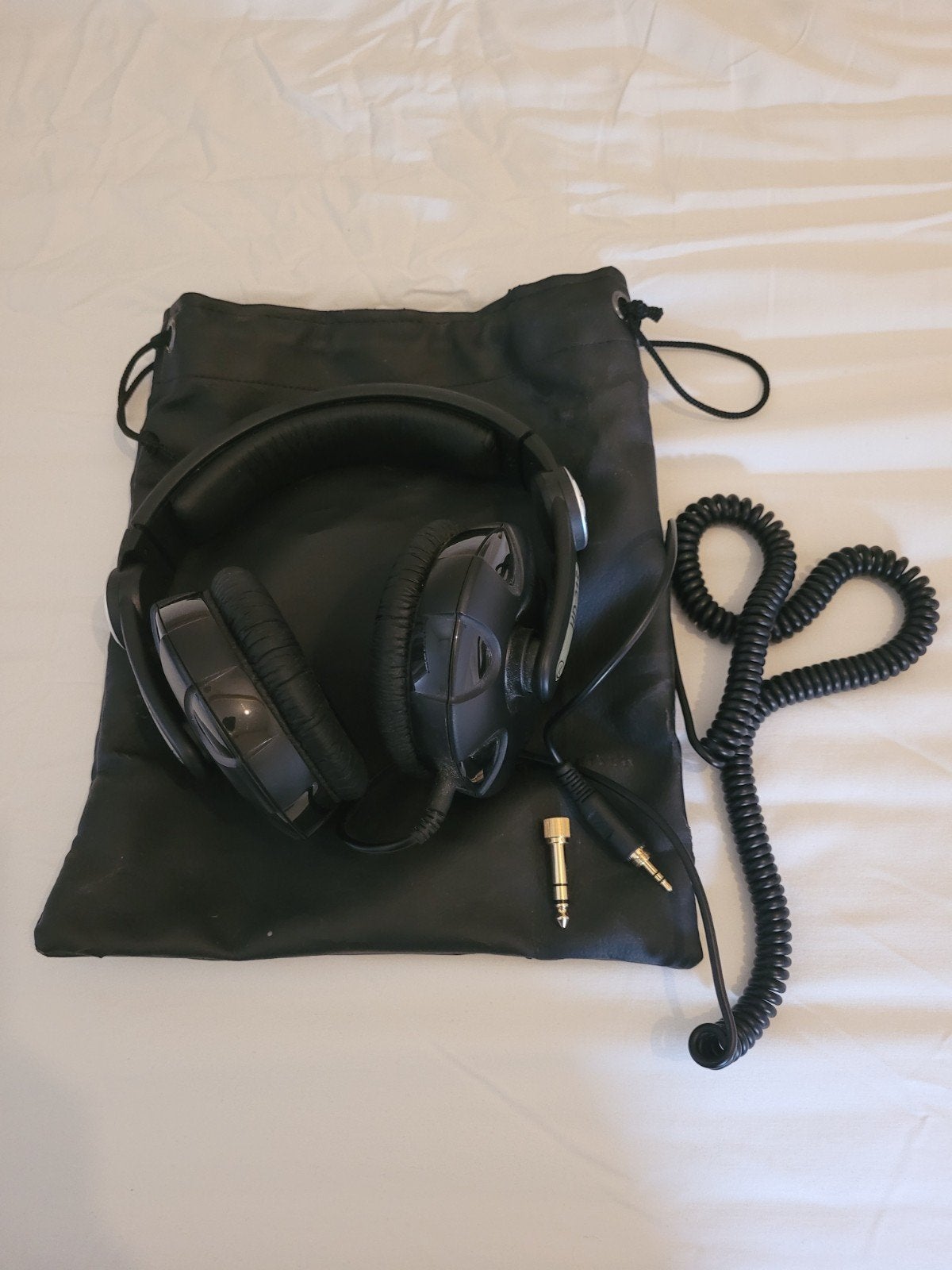 Sennheiser HD 215 koptelefoon met originele hoes, Audio, Tv en Foto, Koptelefoons, Sennheiser, Ophalen of Verzenden, Zo goed als nieuw