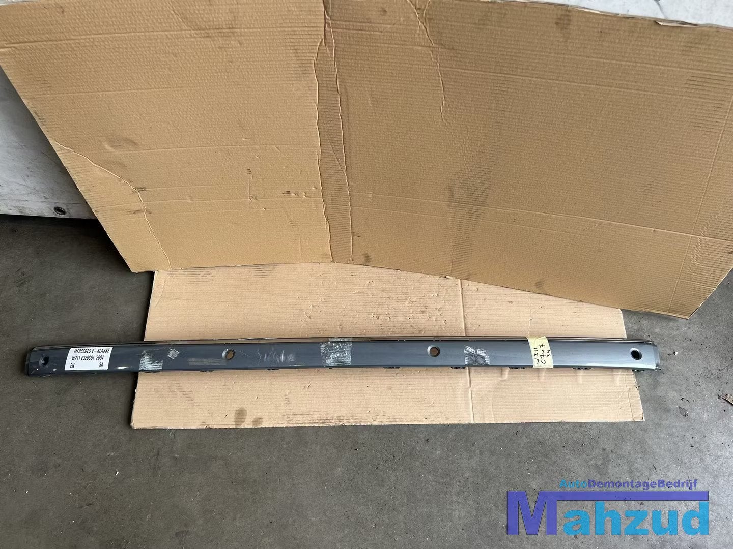 MERCEDES E-klasse W211 Bumperstrip bumperlijst achterklep 20, Auto-onderdelen, Carrosserie en Plaatwerk, Gebruikt, Mercedes-Benz AG