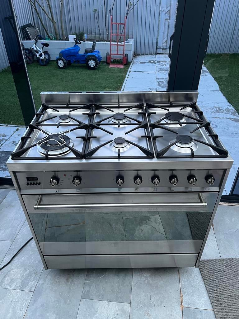 Gasfornuis 90 cm Smeg grijs, 60 cm of meer, Ophalen of Verzenden, Zo goed als nieuw, Gas