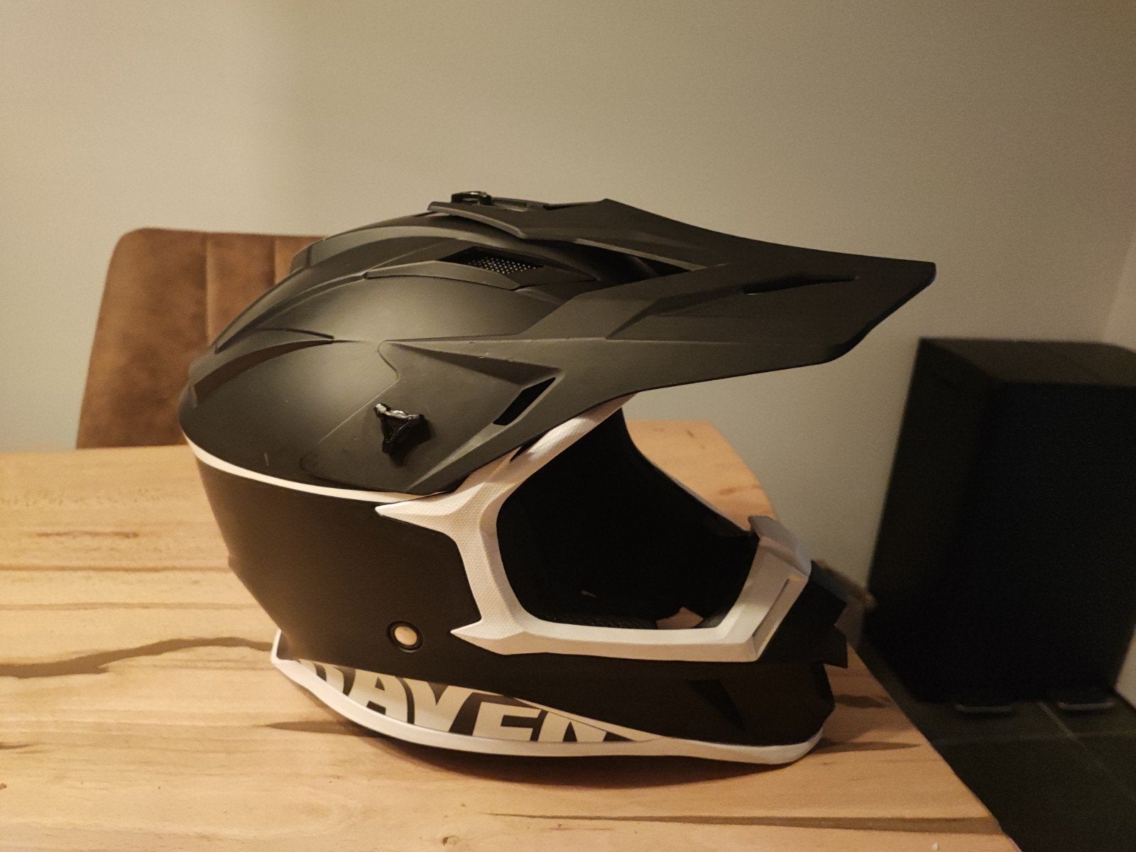 Raven helm maat L crosshelm, Motoren, Kleding | Motorhelmen, Offroadhelm, Overige merken, Tweedehands, Ophalen