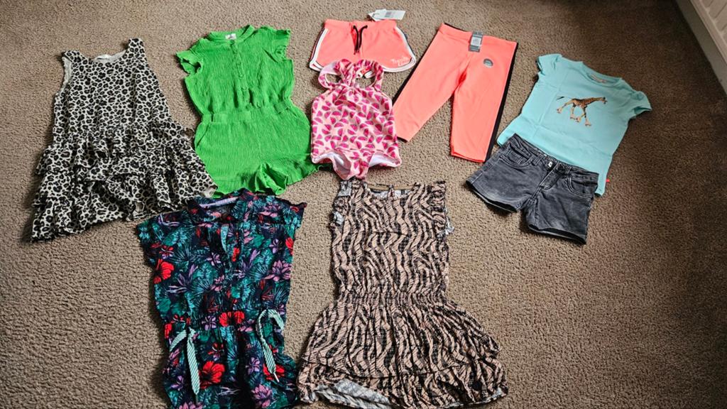 Pakketje zomer kleding meisje Maat 122/128, Ophalen of Verzenden