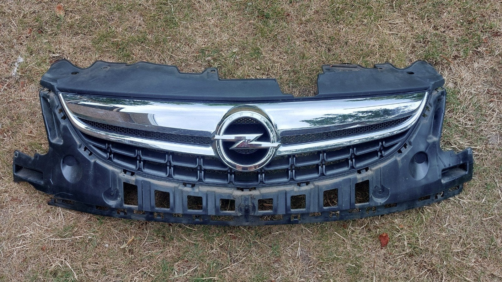 Grille Opel Corsa D 2011 >, Ophalen of Verzenden, Gebruikt, Opel, Bumper
