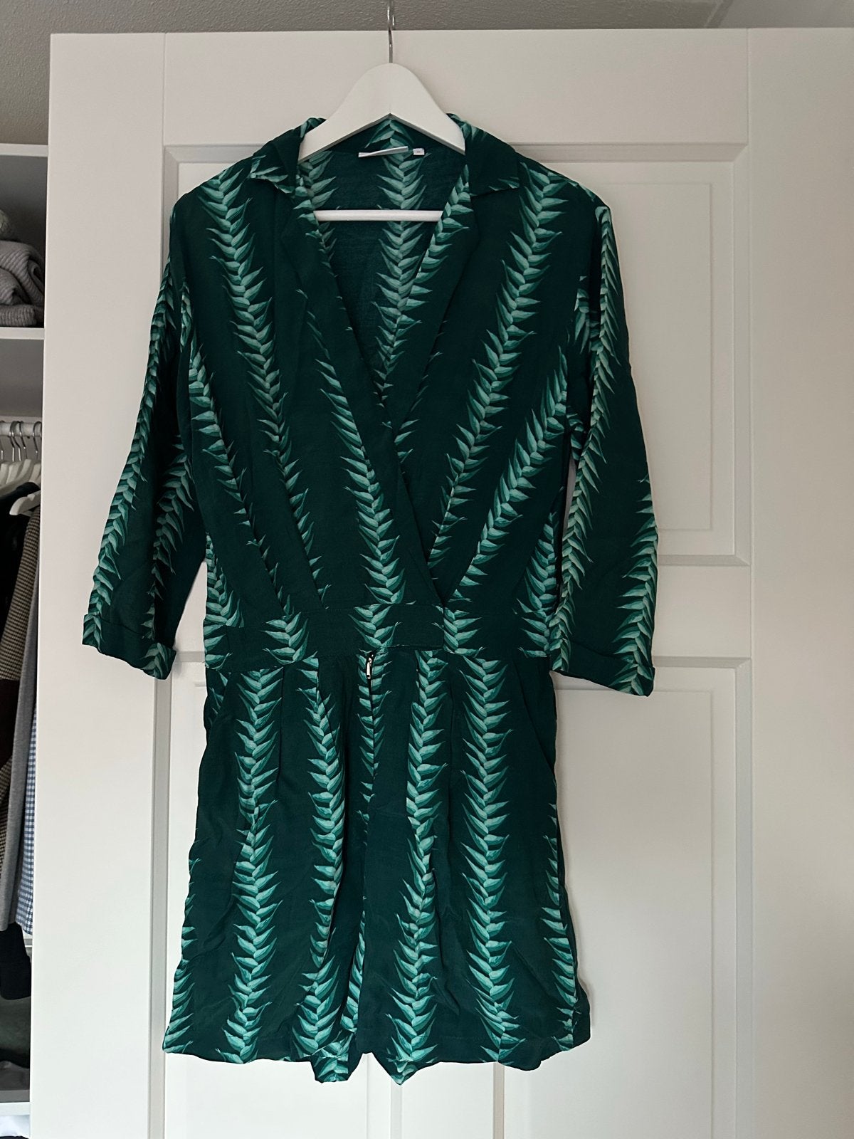 Fabienne Chapot Jumpsuit/Playsuit Maat 38 Zo Goed als Nieuw, Kleding | Dames, Verzenden, Zo goed als nieuw, Maat 38/40 (M), Groen