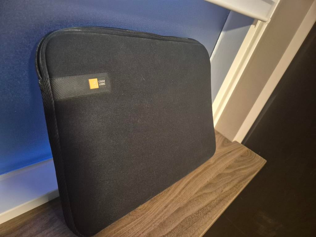 Laptophoes, Computers en Software, Laptophoezen, Ophalen, 15 inch, Zo goed als nieuw