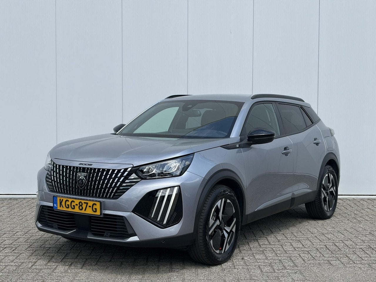 Peugeot e-2008 EV Active Pack 50 kWh SOH 100% | Navigatie |, Automaat, 136 pk, Gebruikt, Parkeersensor