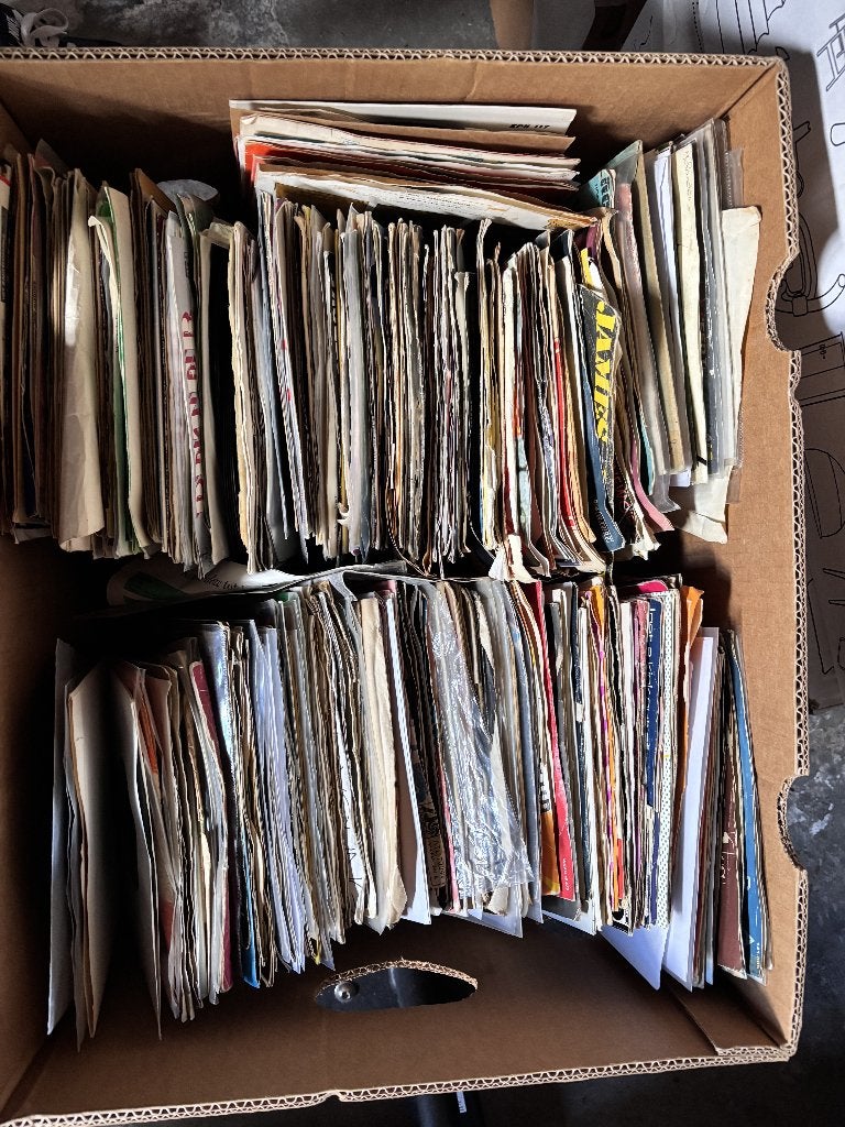 bananen doos met singles (ongesorteerd), Gebruikt, 7 inch, Ophalen of Verzenden, Pop