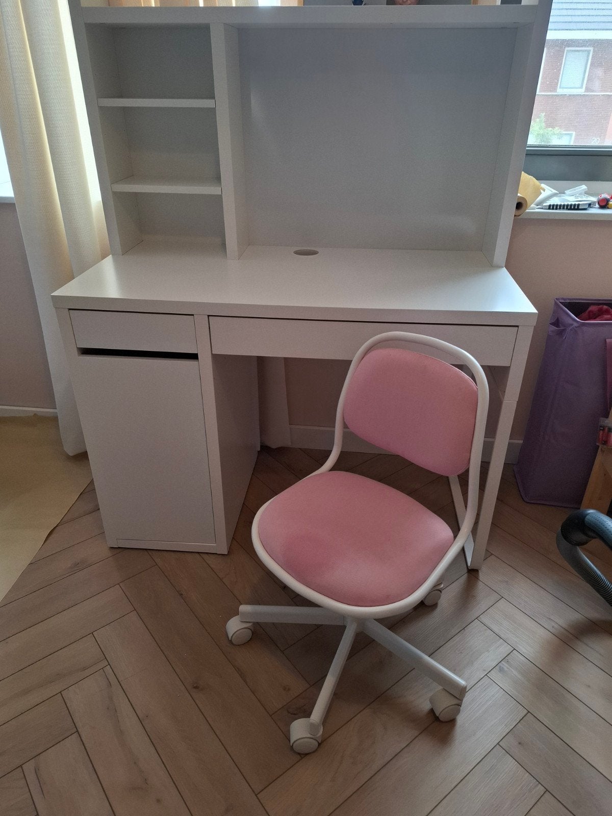 Wit bureau met opbouw en lades - Micke Ikea, Ophalen, Met lades, Gebruikt, Spaanplaat of MDF