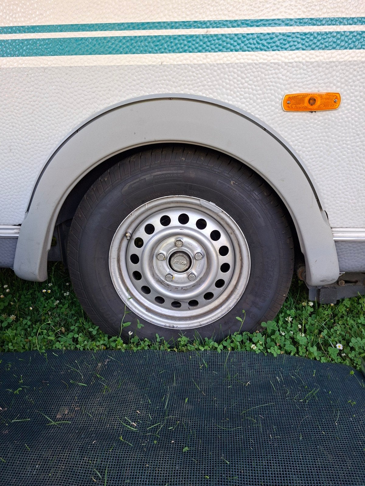 Gezocht spatbord voor Knaus of Eiffelland caravan, Ophalen
