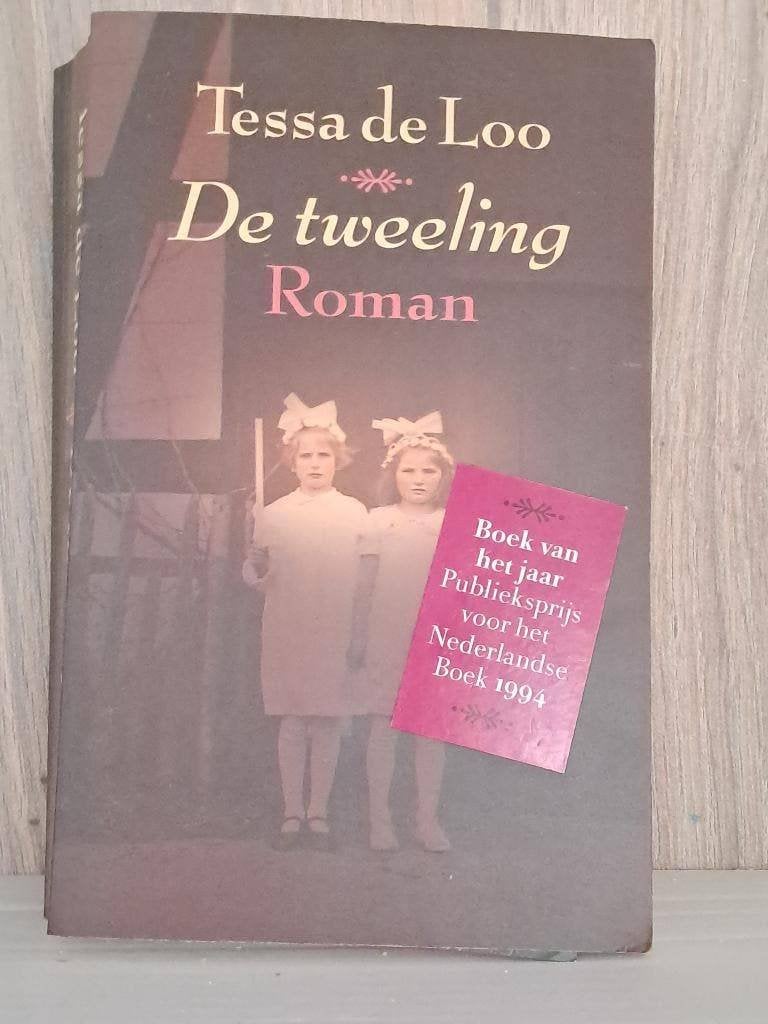 Roman | Tessa de Loo | Meeslepende vertelling, Tessa de Loo, Ophalen of Verzenden, Zo goed als nieuw, Nederland