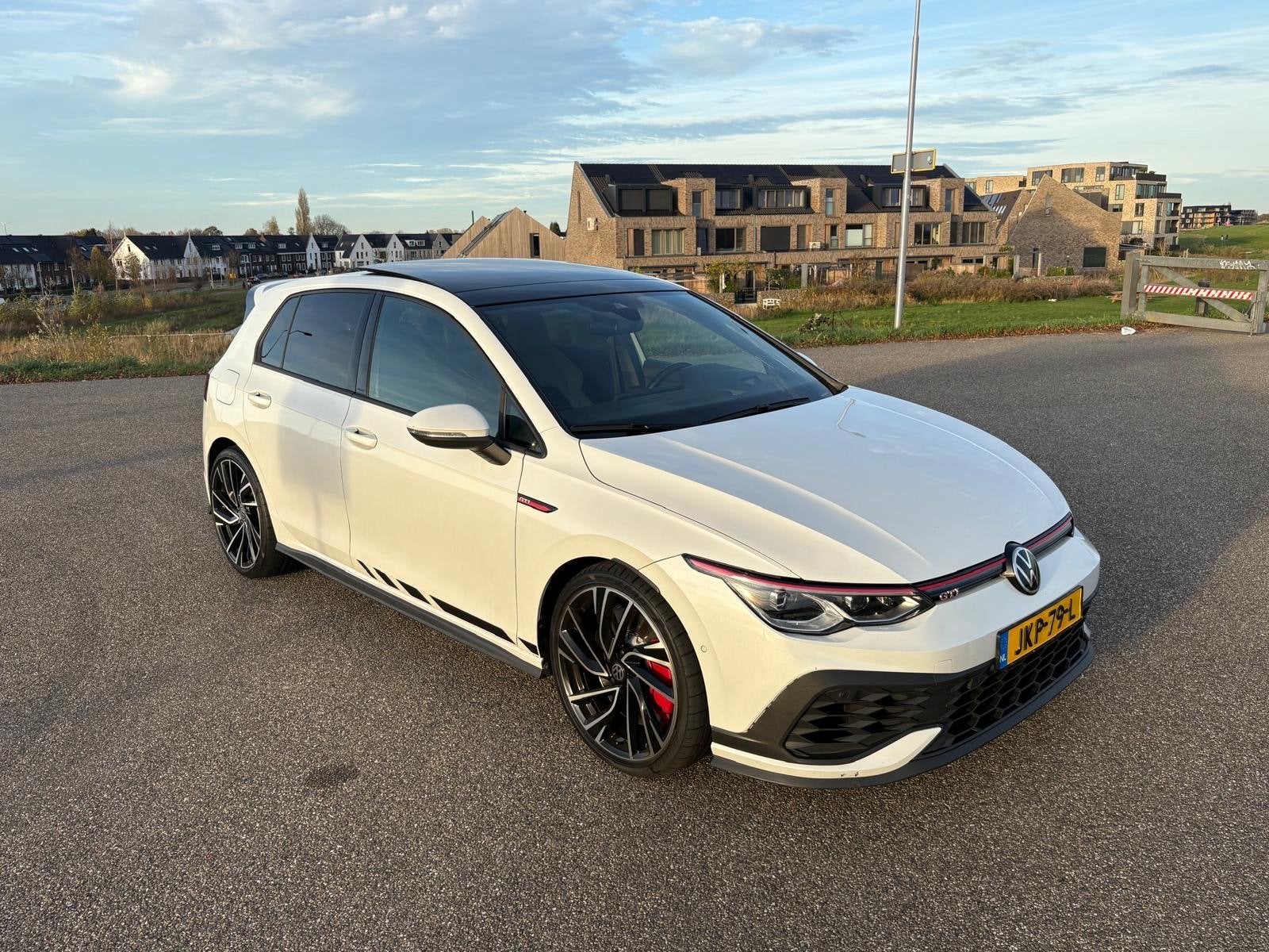 Volkswagen Golf 8 GTI CLUBSPORT 7-DSG 2021 FULL OPTIONS !!, Auto's, 4 cilinders, 1984 cc, Wit, 301 pk