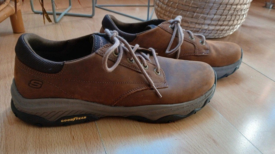 Skechers Relaxed Fit Air-Cooled Memory Foam schoenen, Bruin, Ophalen of Verzenden, Skechers, Gedragen
