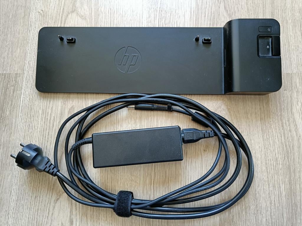HP 2013 UltraSlim Docking Station met adapter, Ophalen of Verzenden, HP, Docking station, Gebruikt