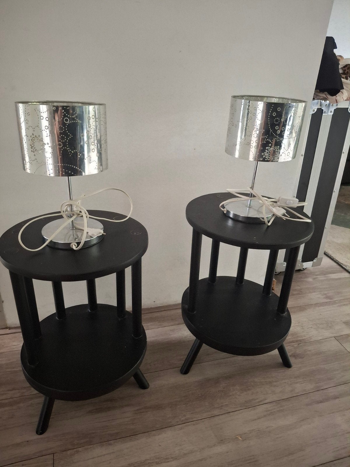 2 nachtkastjes met lampjes, Ophalen