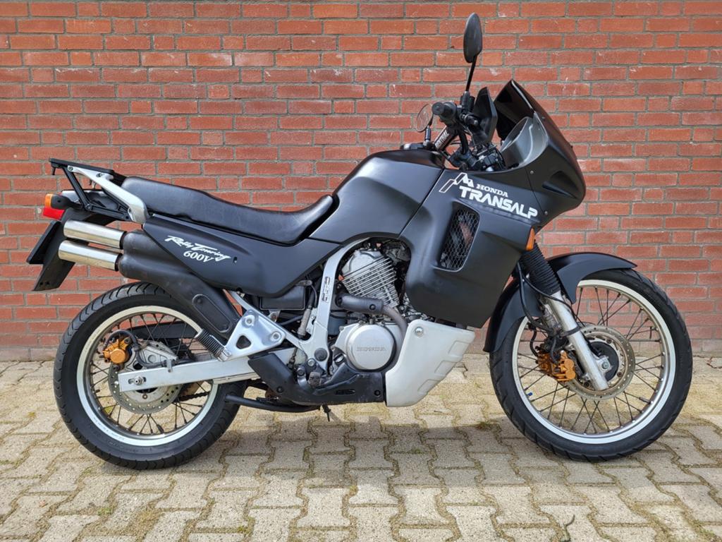 Stoere Honda XL600V Transalp bj1997 PD10 dubbel schijfrem, 2 cilinders, Motorrijbewijs A, Gebruikt, Particulier