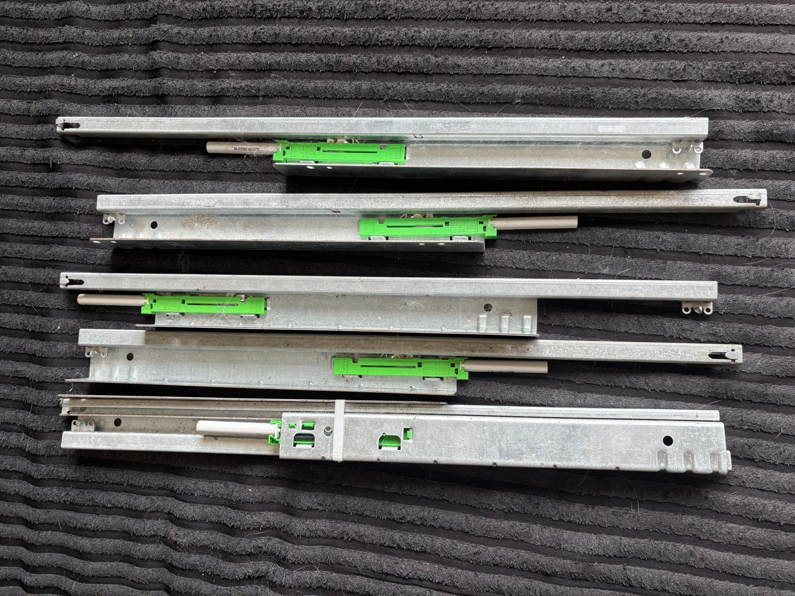 Ladegeleiders voor lades - 3 stuks, Minder dan 50 cm, Ophalen of Verzenden, Zo goed als nieuw, 3 of 4 laden