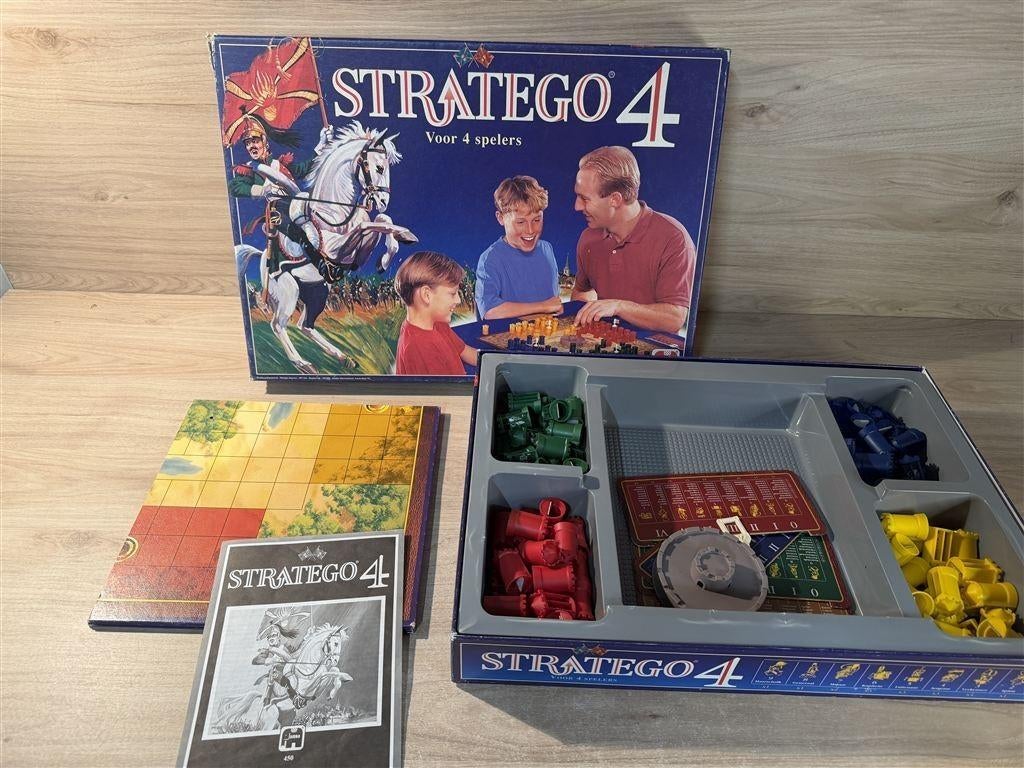 stratego voor 4 spelers - s6388, Hobby en Vrije tijd, Gezelschapsspellen | Bordspellen, Verzenden, Zo goed als nieuw