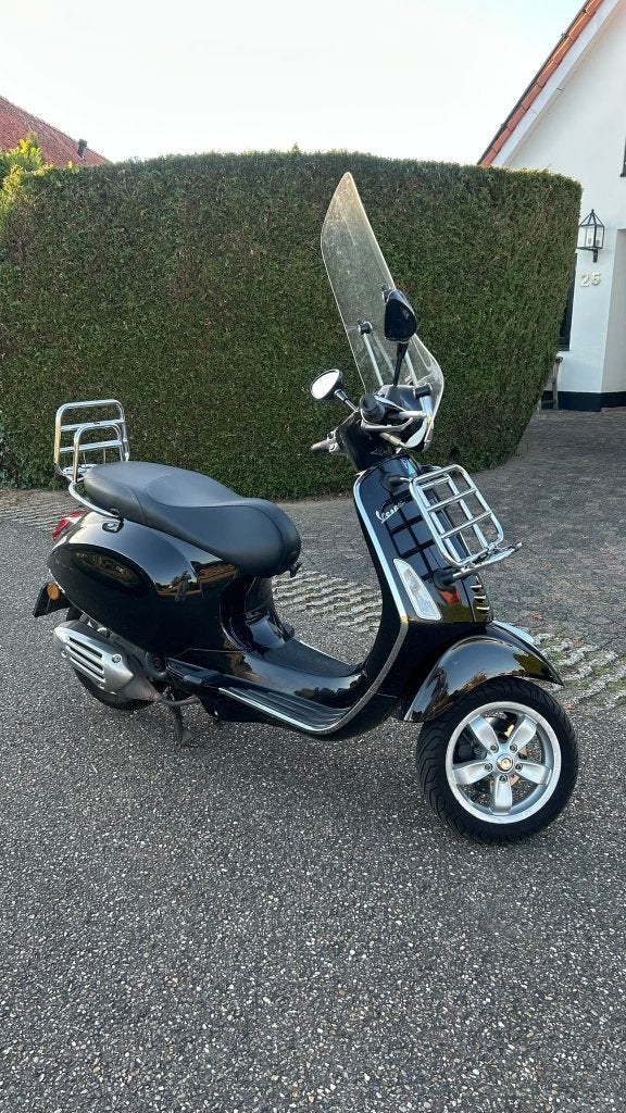 Vespa Primavera 2018 | 45 km/u | 4-takt | incl. accessoires, Ophalen, Gebruikt, Overige modellen, Maximaal 45 km/u