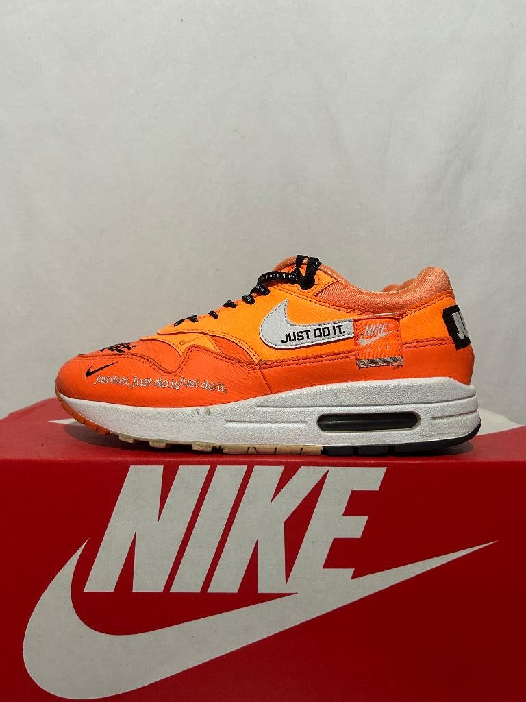 Maat 39 - Nike Air Max 1 LX Just Do It Orange