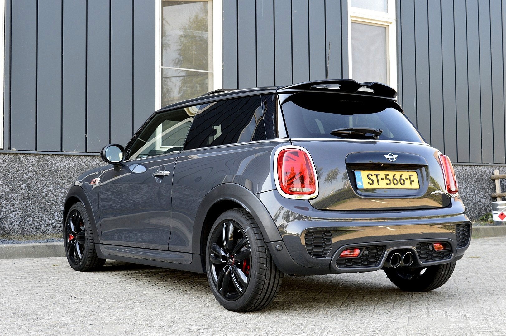 MINI 3-deurs 2.0 John Cooper Works Chili Rijklaarprijs-Garan, 232 pk, Gebruikt, 4 cilinders, 4 stoelen