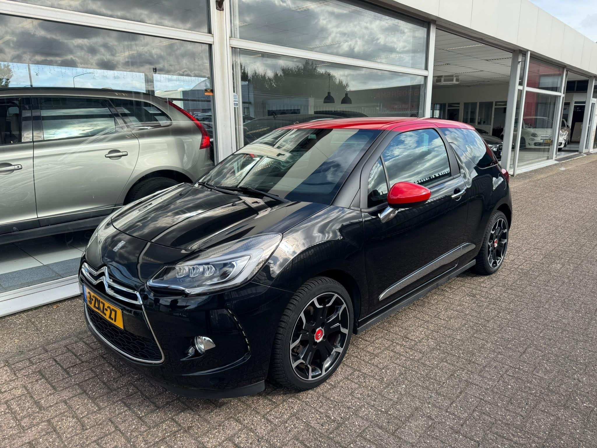 Citroen DS3 1.2 PureTech So Red | 1e eigenaar| Airco | Elekt, Auto's, Stof, Zwart, Origineel Nederlands, Bedrijf