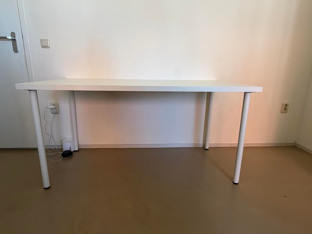 Wit bureau Ikea 150x75 cm, Ophalen, Kunststof, 50 tot 100 cm, Zo goed als nieuw