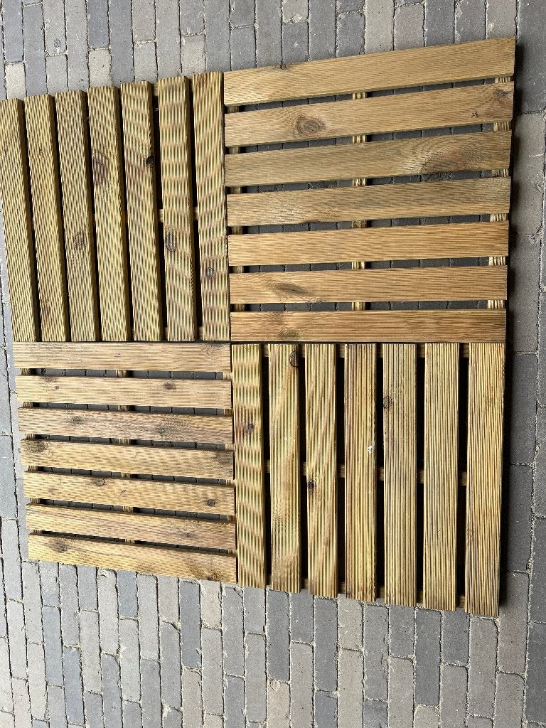 Vlondertegel-grenen- 50x50  aantal 28   zo goed als nieuw, Tuin en Terras, Tegels en Klinkers, Ophalen, Overige typen, 5 tot 10 m²
