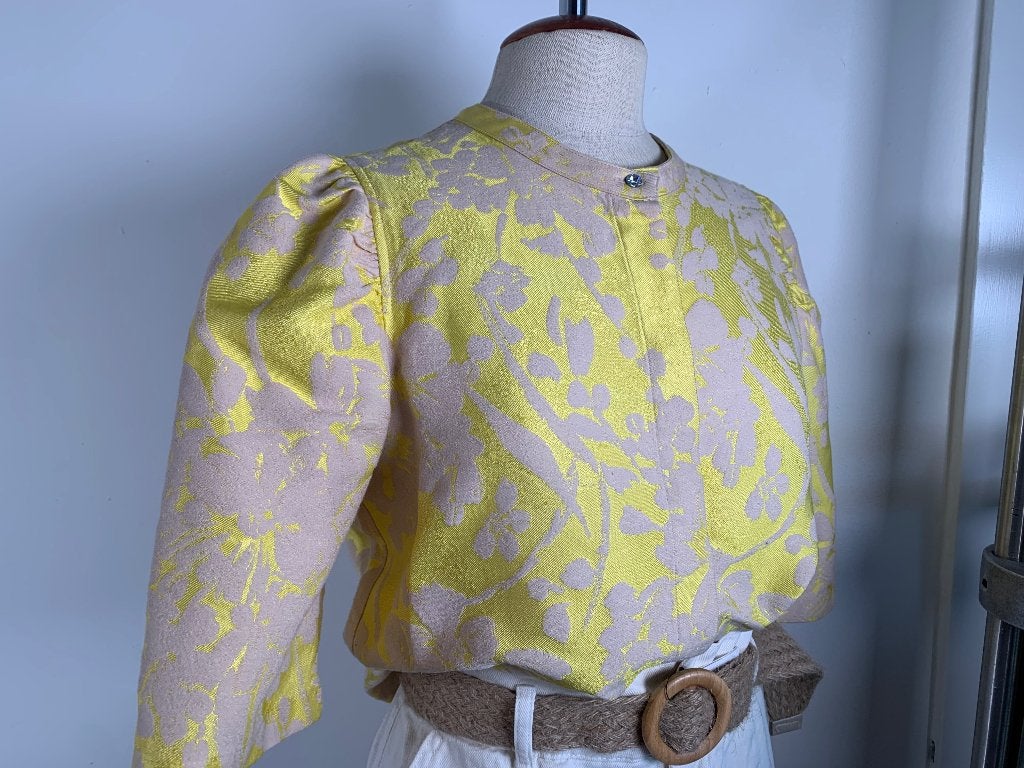 Just in Case blouse pofmouw kort beige geel M/38, Kleding | Dames, Maat 38/40 (M), Verzenden, Geel, Zo goed als nieuw