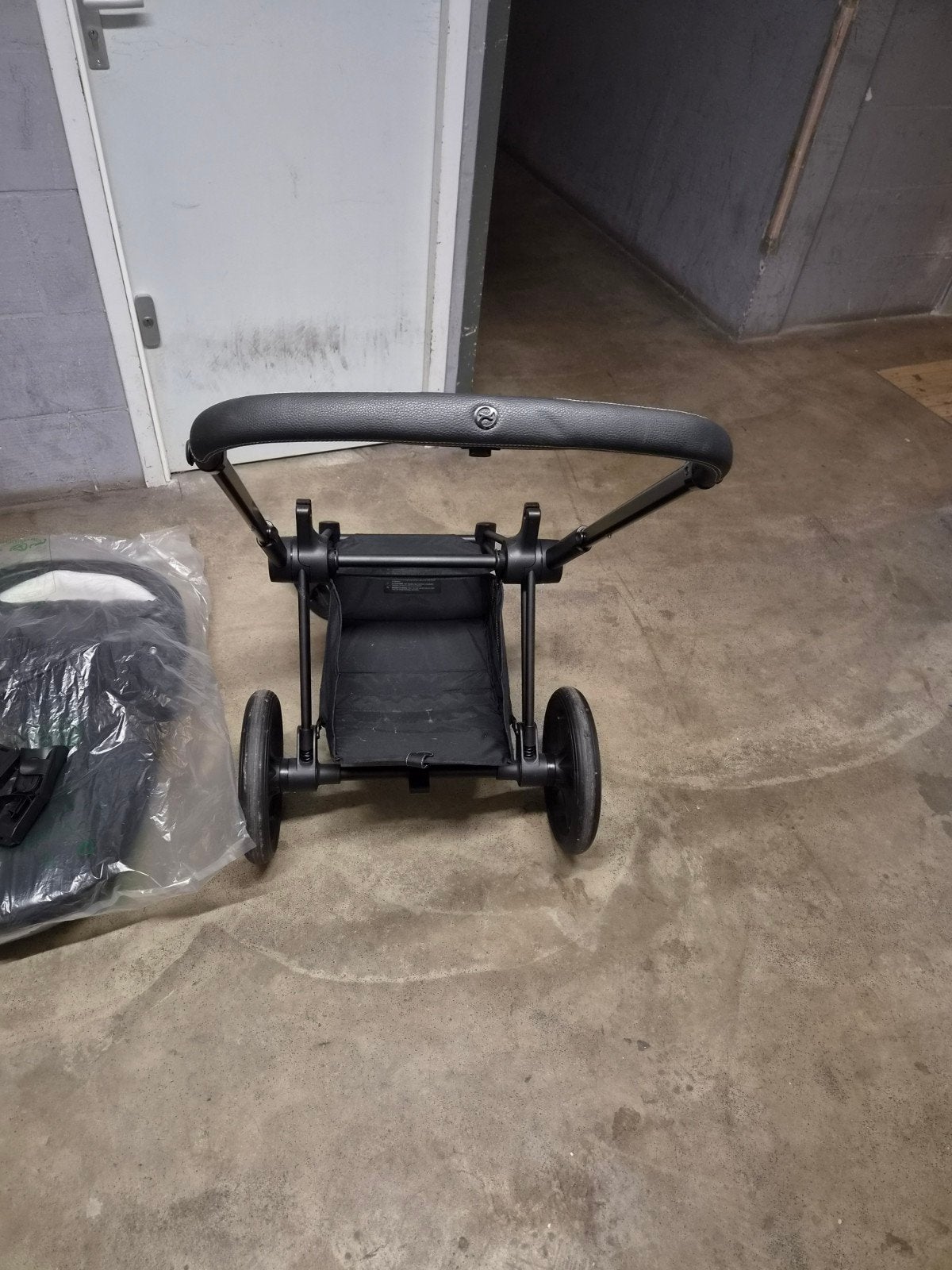Foto 3 van Cybex priam kinderwagen zwart