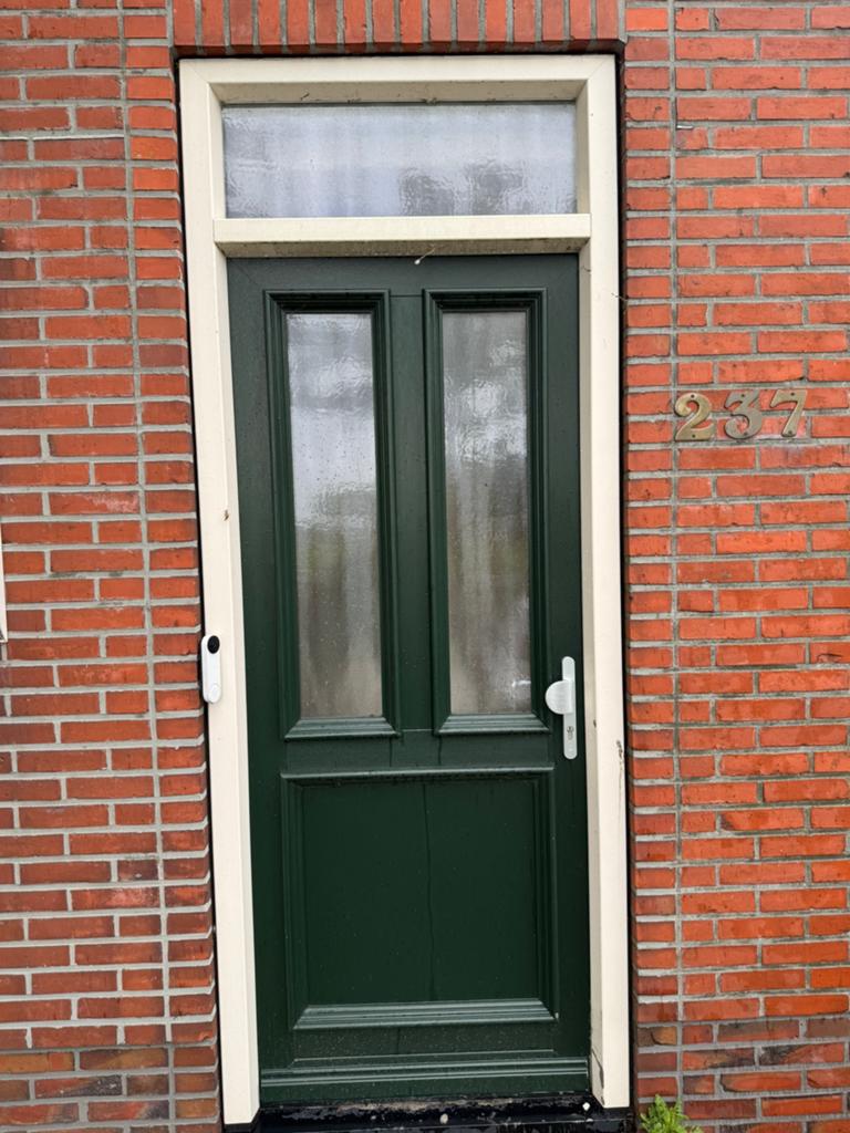 Voordeur inclusief kozijn en sleutels, Doe-het-zelf en Verbouw, Kozijnen en Schuifpuien, Deurkozijn, Zo goed als nieuw, 150 tot 225 cm