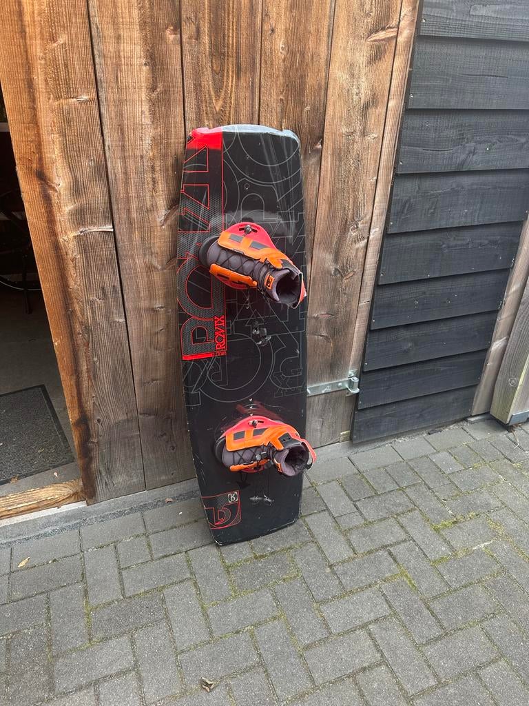 Ronix Wakeboard 128 cm, Watersport en Boten, Ophalen, Gebruikt, Board en Schoenen