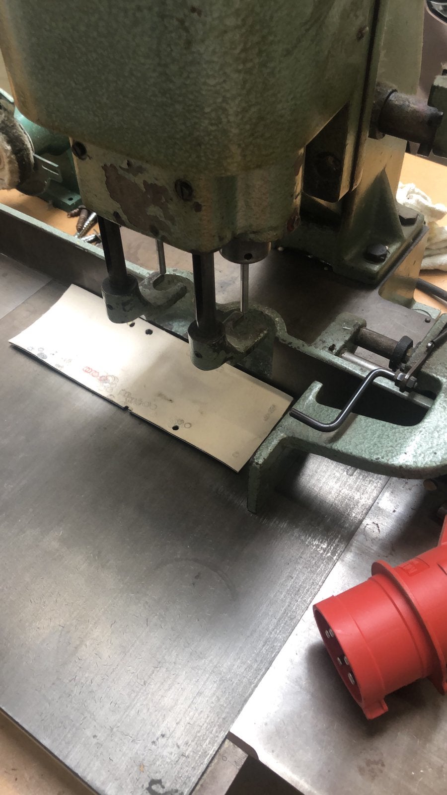 Papierboormachine „ HANG“