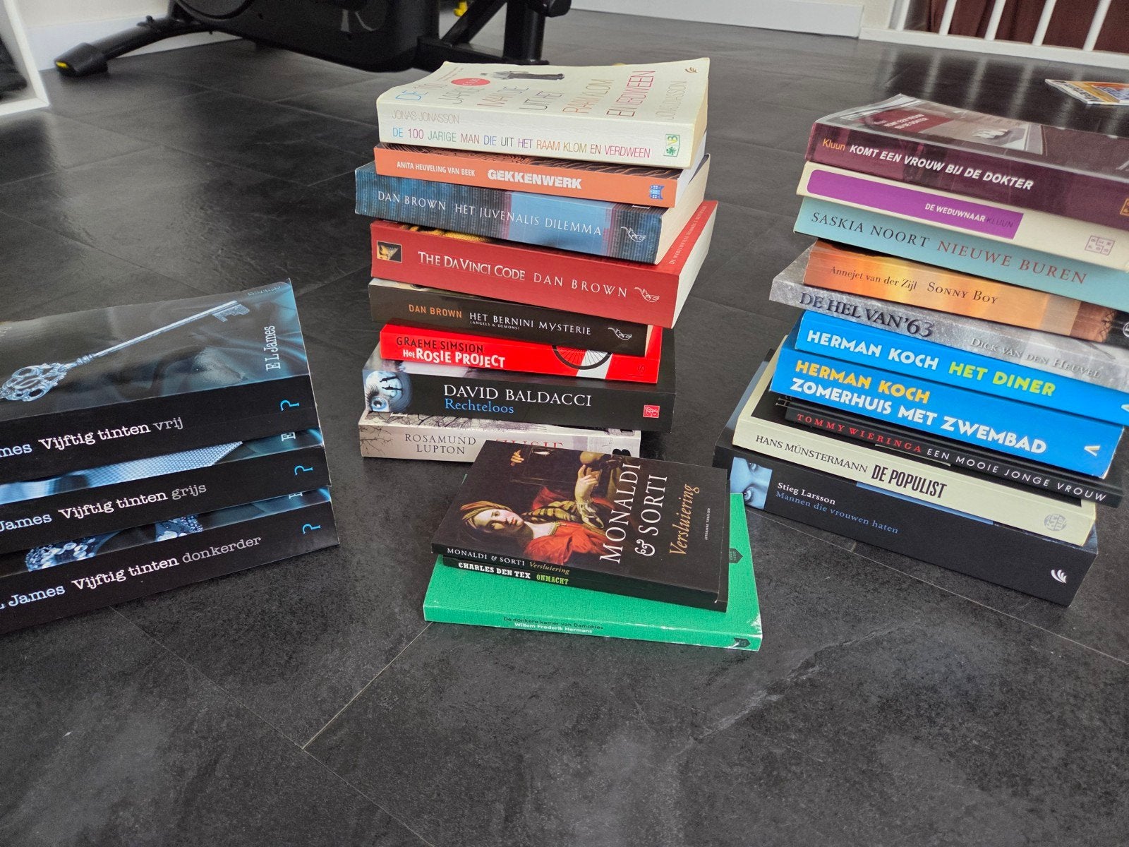 24 boeken. Alleen in z'n geheel op te halen., Boeken, Ophalen of Verzenden