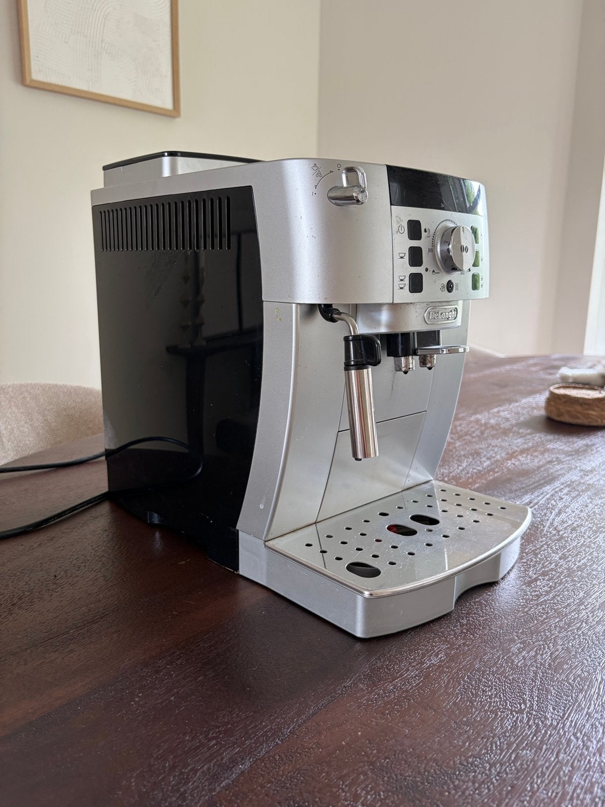 Delonghi Magnifica S bonen koffiezetapparaat, Witgoed en Apparatuur, Koffiezetapparaten, Gebruikt, Koffiemachine, Koffiebonen