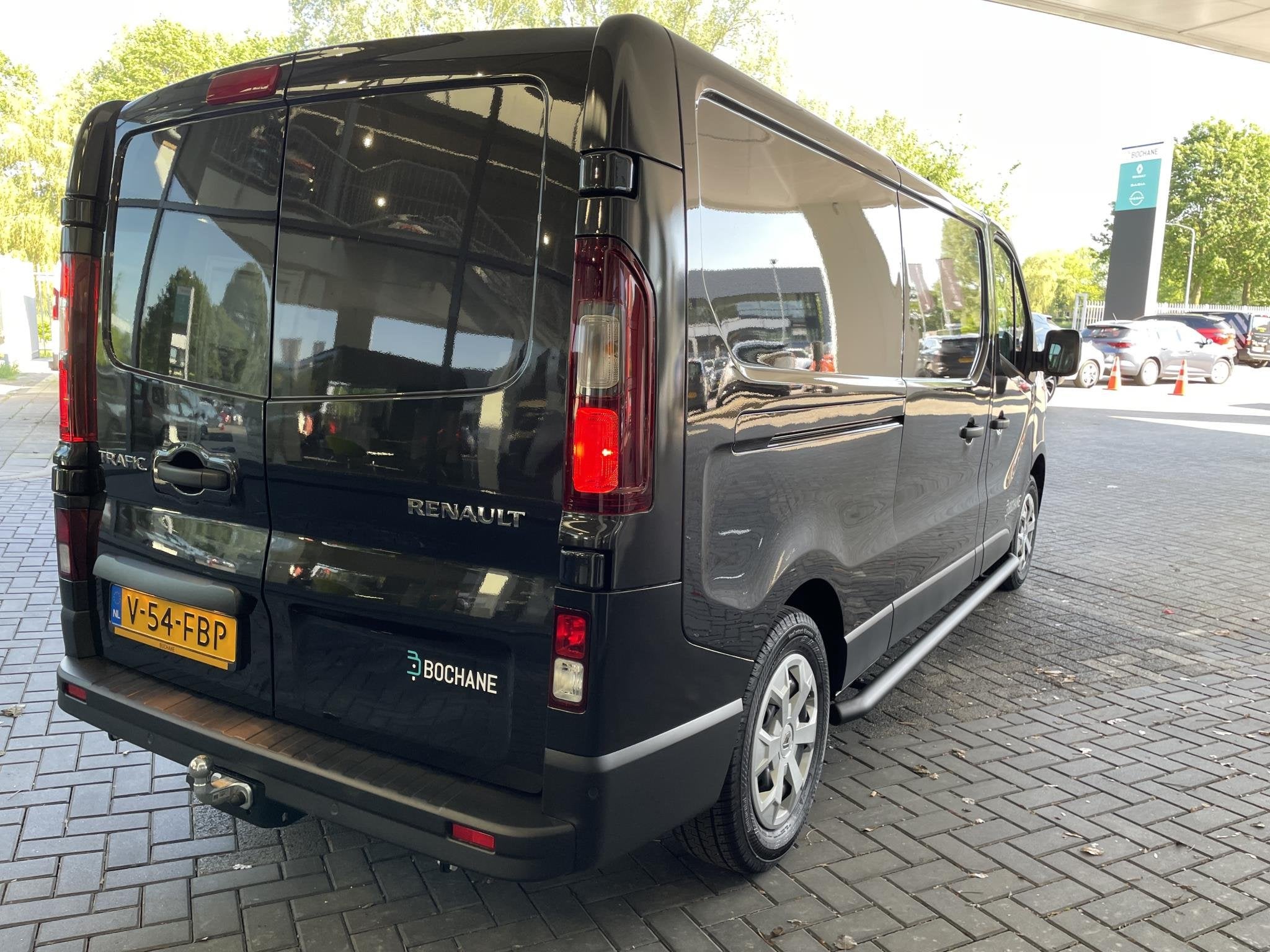 Renault Trafic 2.0 dCi 110 T30 L2H1 Work Edition | Trekhaak, Stof, 4 cilinders, 2000 kg, Renault