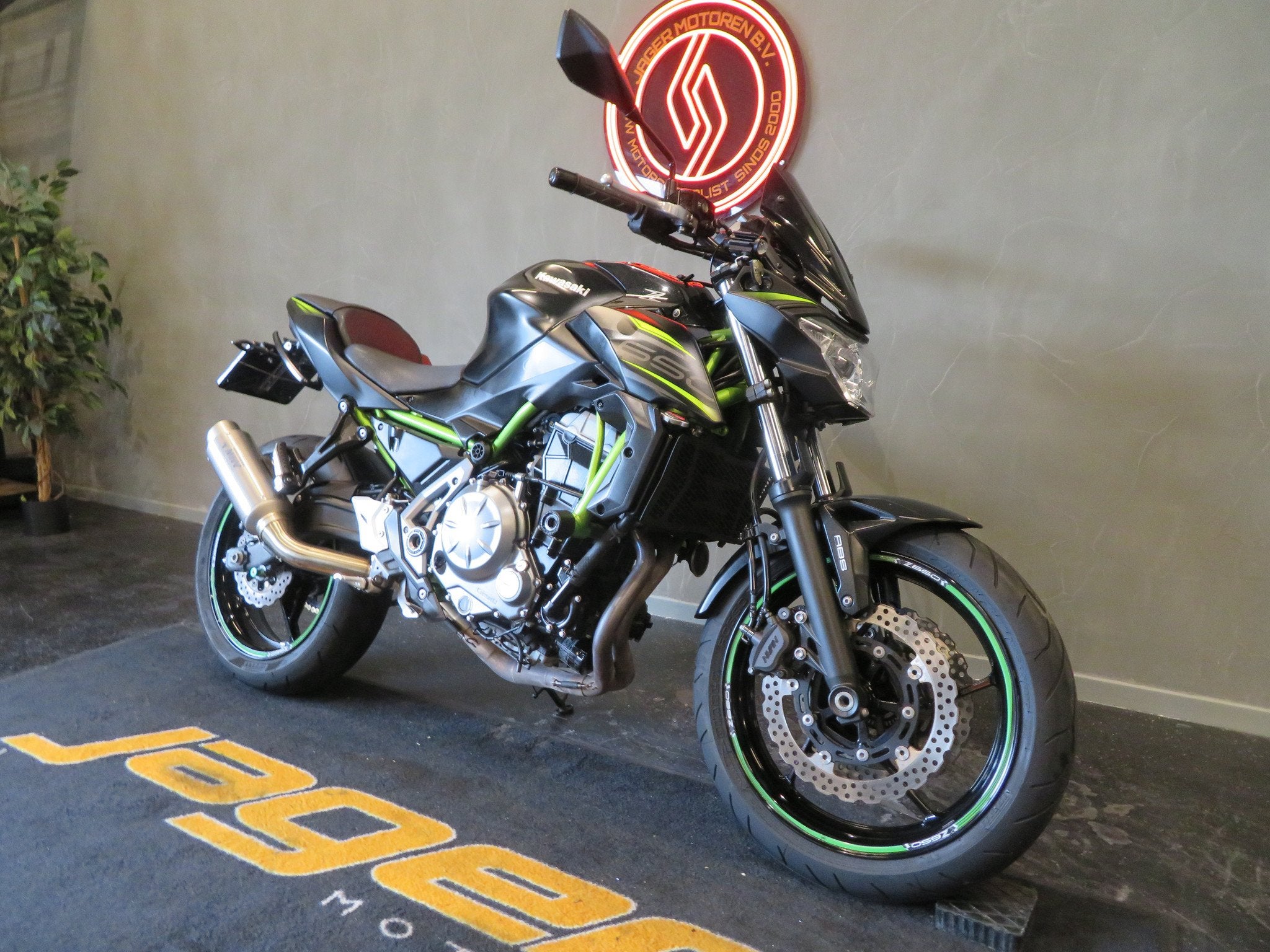 Kawasaki Z 650 BLACK EDITION HISTORIE TOP! (bj 2018), Motoren, 649 cc, Naked bike, Gebruikt, Bedrijf