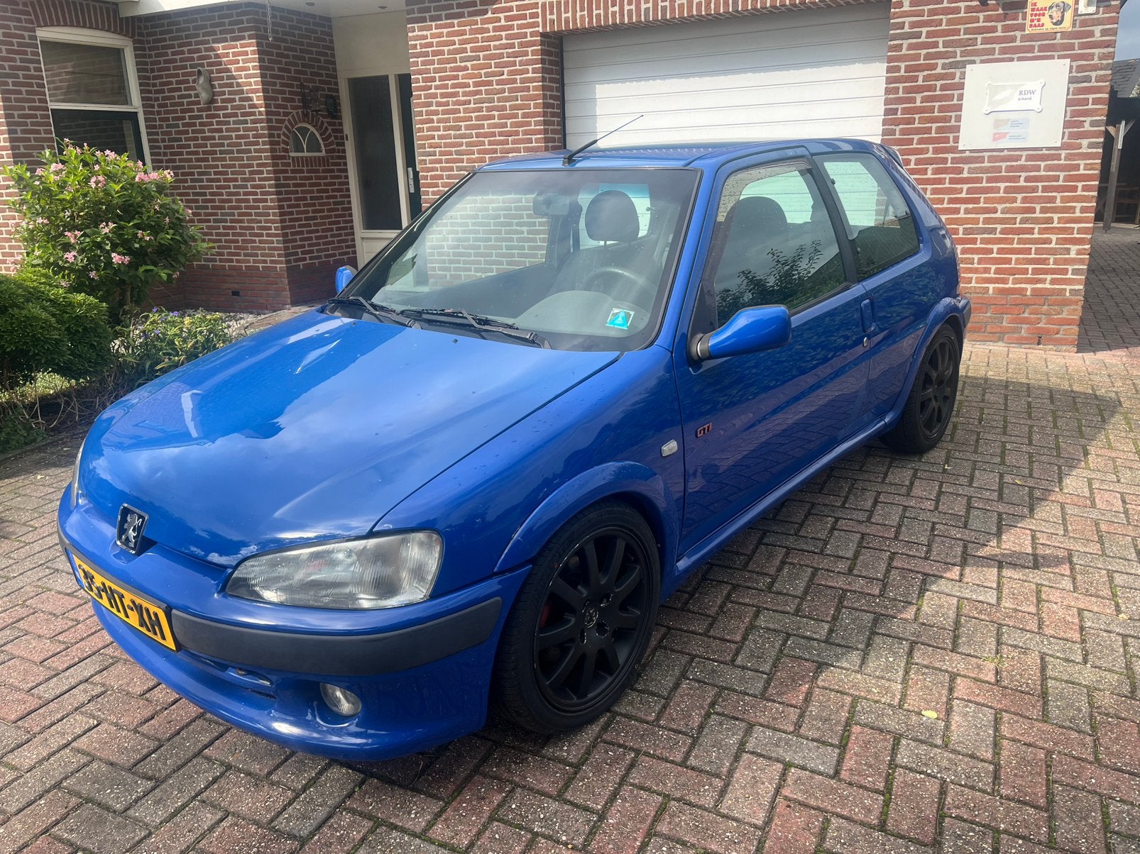Peugeot 106 1.6 gti met wat werk, korte meeneemprijs 3350, Auto's, Voorwielaandrijving, 206+, Stof, 4 cilinders