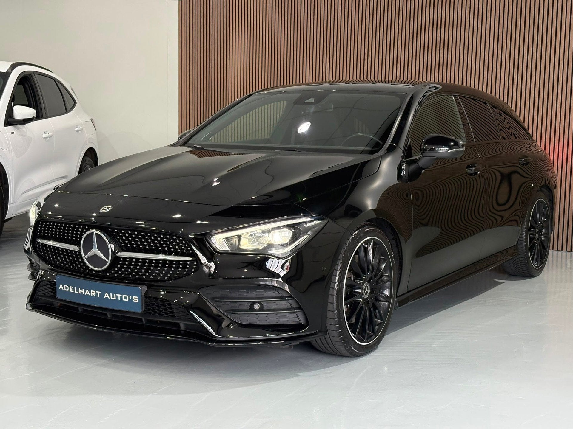 Mercedes-Benz CLA-klasse Shooting Brake 200 Business Solutio, Auto's, Gebruikt, Zwart, 4 cilinders, Automatische klimaatregeling