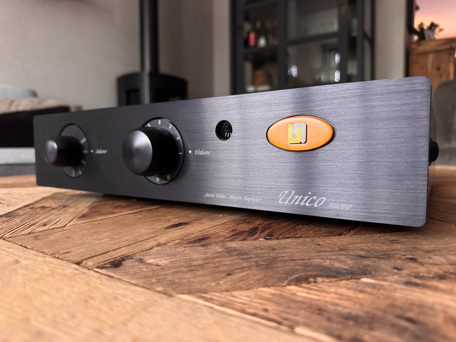Unison Research - Unico Nuovo Hybrid Versterker - Zwart, Zo goed als nieuw, 60 tot 120 watt, Stereo, Ophalen