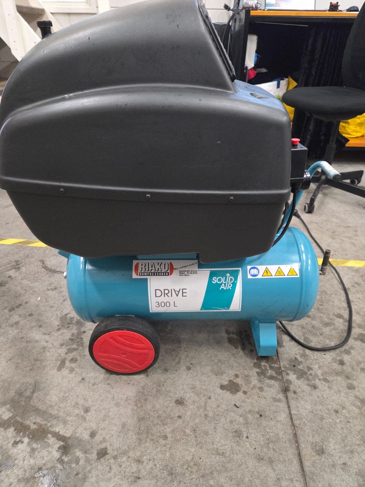 Riako Compressor Drive 300 L, Doe-het-zelf en Verbouw, Ophalen, Gebruikt, 200 tot 400 liter/min, Mobiel