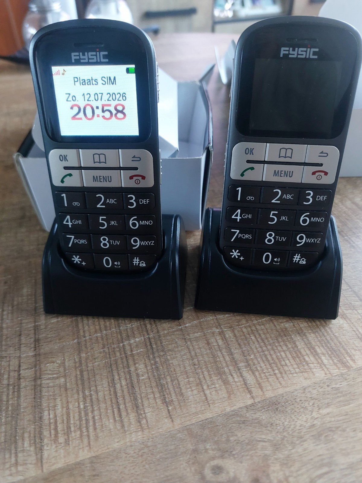 Fysic FM-7800 Big Button GSM Mobiele Telefoon, Gebruikt, Ophalen of Verzenden, Minder dan 3 megapixel, Klassiek of Candybar