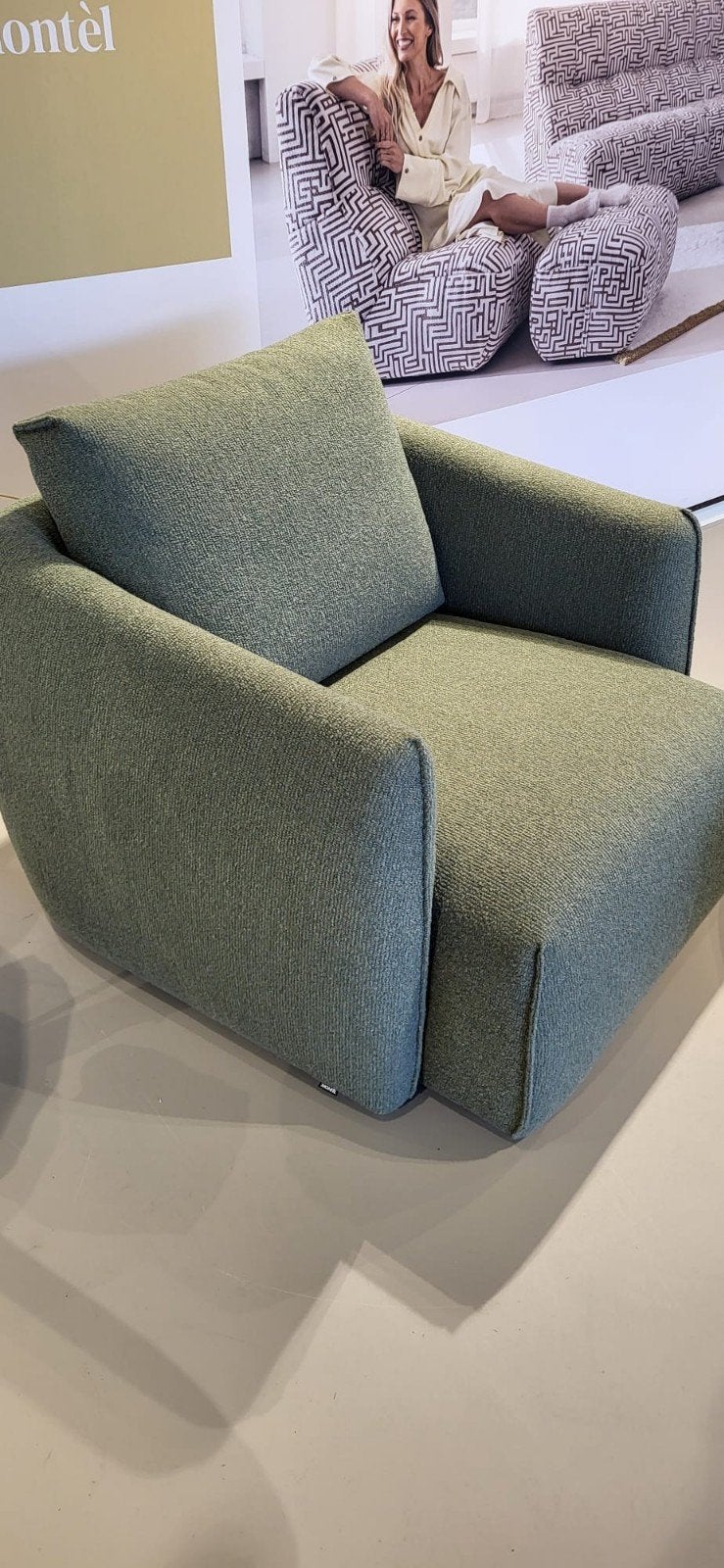 Donkergroene stoffen fauteuil met los rugkussen, Huis en Inrichting, Ophalen, 75 tot 100 cm, Zo goed als nieuw, Stof