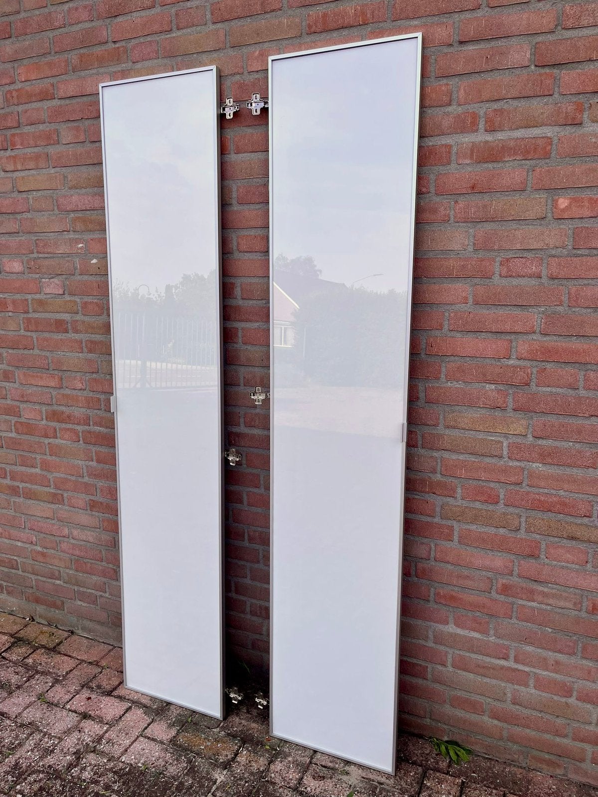 IKEA HÖGBO vitrinedeuren wit/zwart – set van 2, Huis en Inrichting, Kasten | Boekenkasten, Ophalen