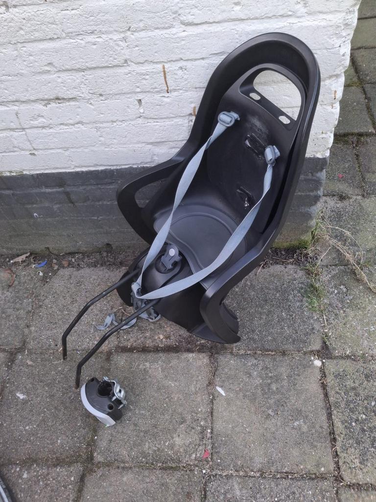 Kinderzitje, Ophalen