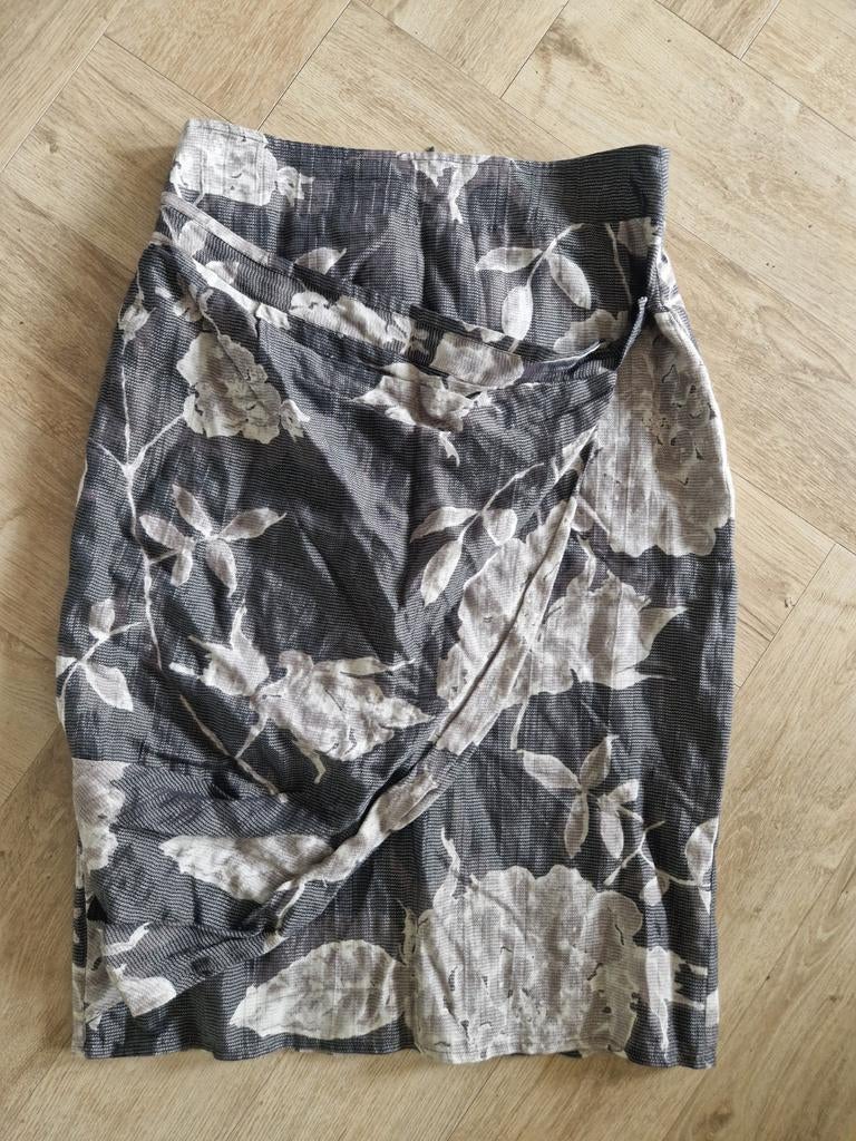 La Ligna rok maat 36 glanzend bloemenprint, Kleding | Dames, Rokken, Ophalen of Verzenden, Zo goed als nieuw, Maat 36 (S), Grijs