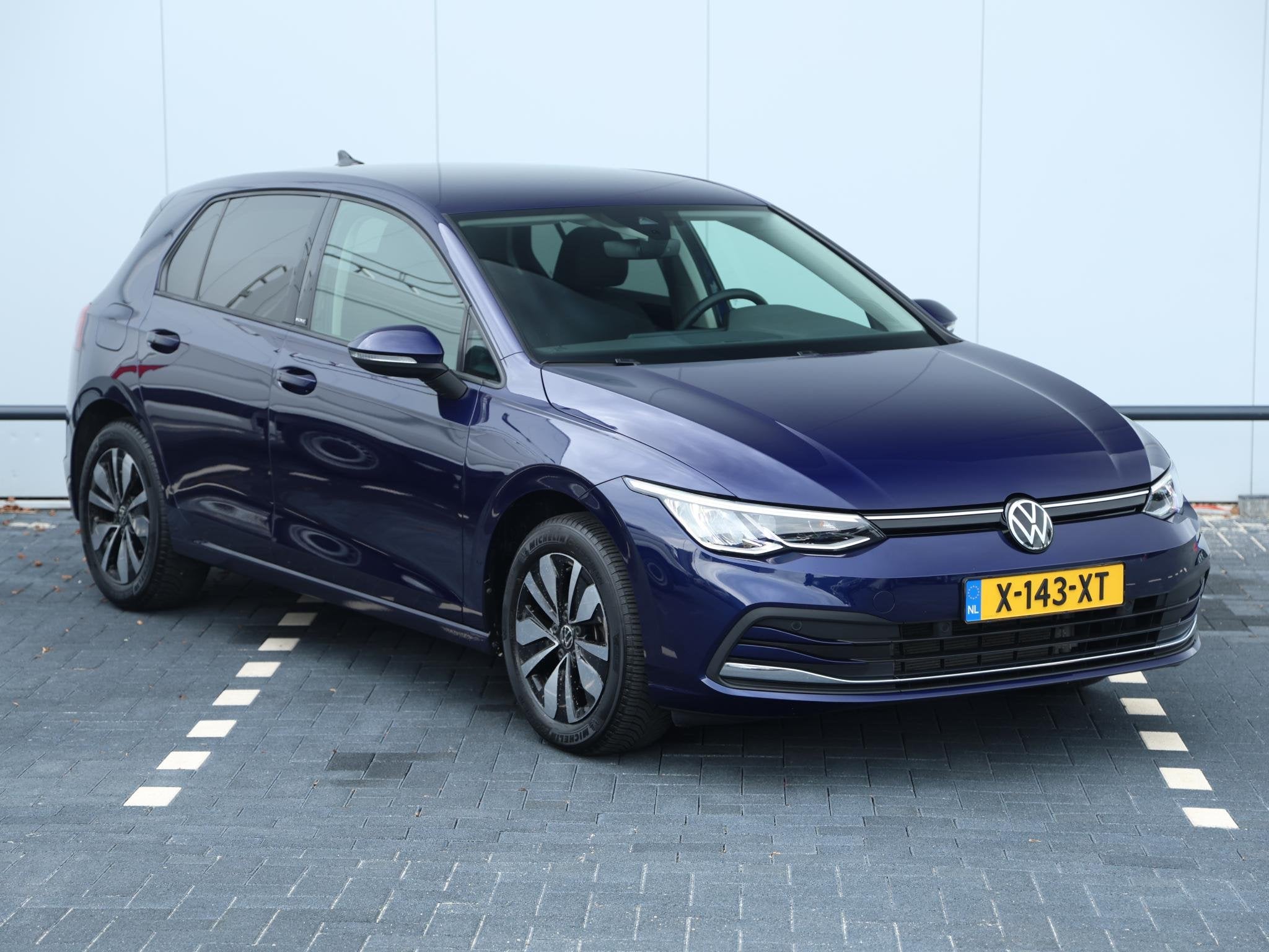 Volkswagen Golf 1.0 eTSI Life Business 110pk DSG | Trekhaak, Auto's, Stof, Gebruikt, Euro 6, Blauw