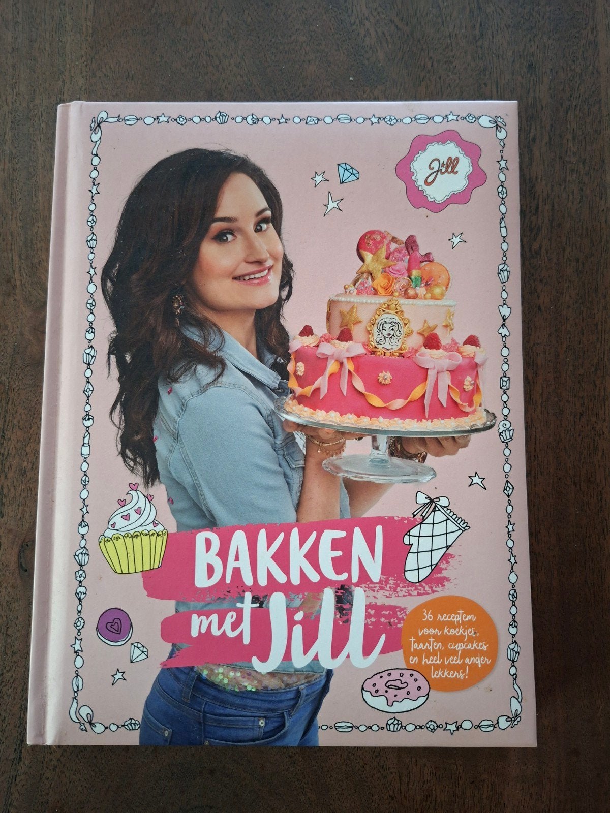 Bakken met Jill - Recepten voor koekjes, taarten, cupcakes, Boeken, Kookboeken, Ophalen, Jill Schirnhofer, Zo goed als nieuw, Taart, Gebak en Desserts